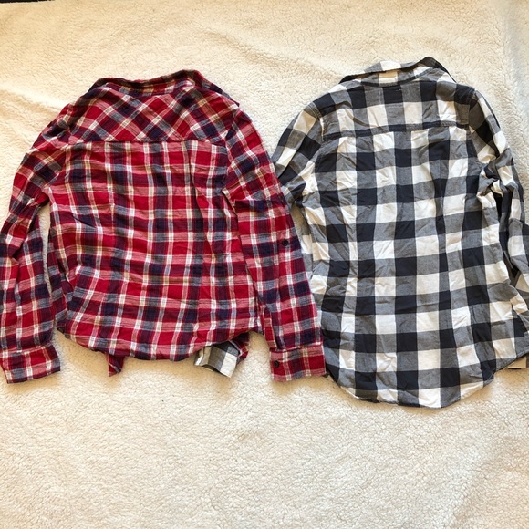 Two flannels - Picture 4 of 4